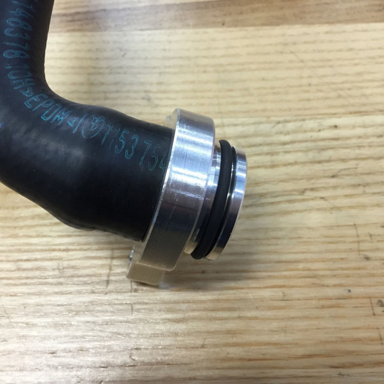 product applies to BMW N54 335i, 335xi, 135i and N53 OEM water pipe joint replacement 11537541992 11537544638
