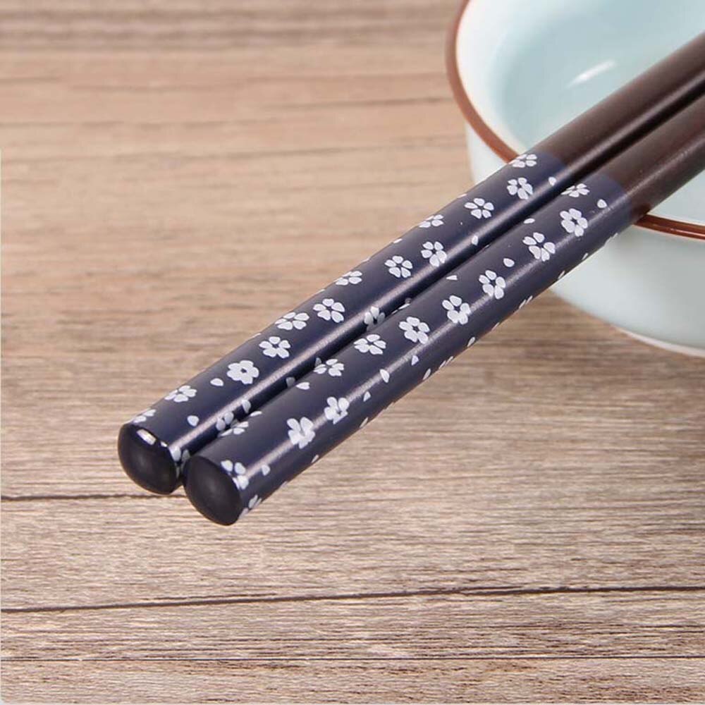 1 Pair Japanese Style Natural Wooden Chopsticks For Pattern Chopsticks Kitchen Tool Restaurant Reusable: C