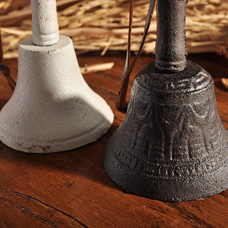 Sonnettes de noël en fonte chaude pays américain rétro carillons de vent en fer forgé sonnette pendable pour barre de Restaurant