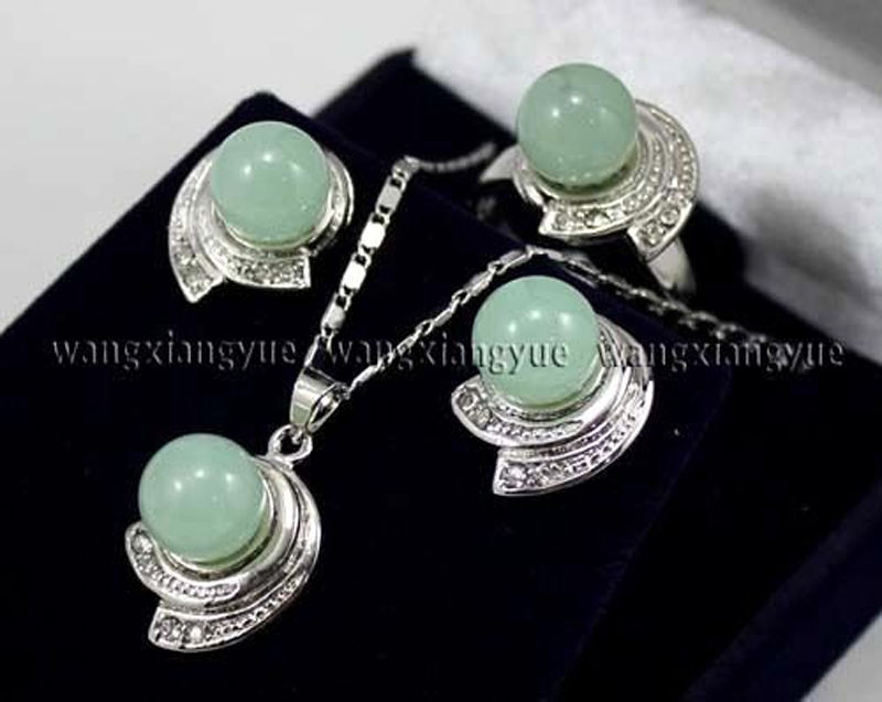 Mode Echte Groene Jade Ronde Kralen Oorbellen & Ring & Ketting Hanger Set AAA