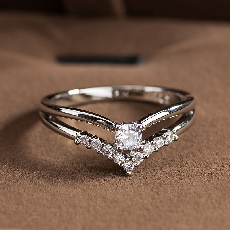 Frauen Ring Silber Farbe Cubic Zirkon Engagement Klassische Ringe für Frauen Elegante Einfache Rhainstone Ring Schmuck