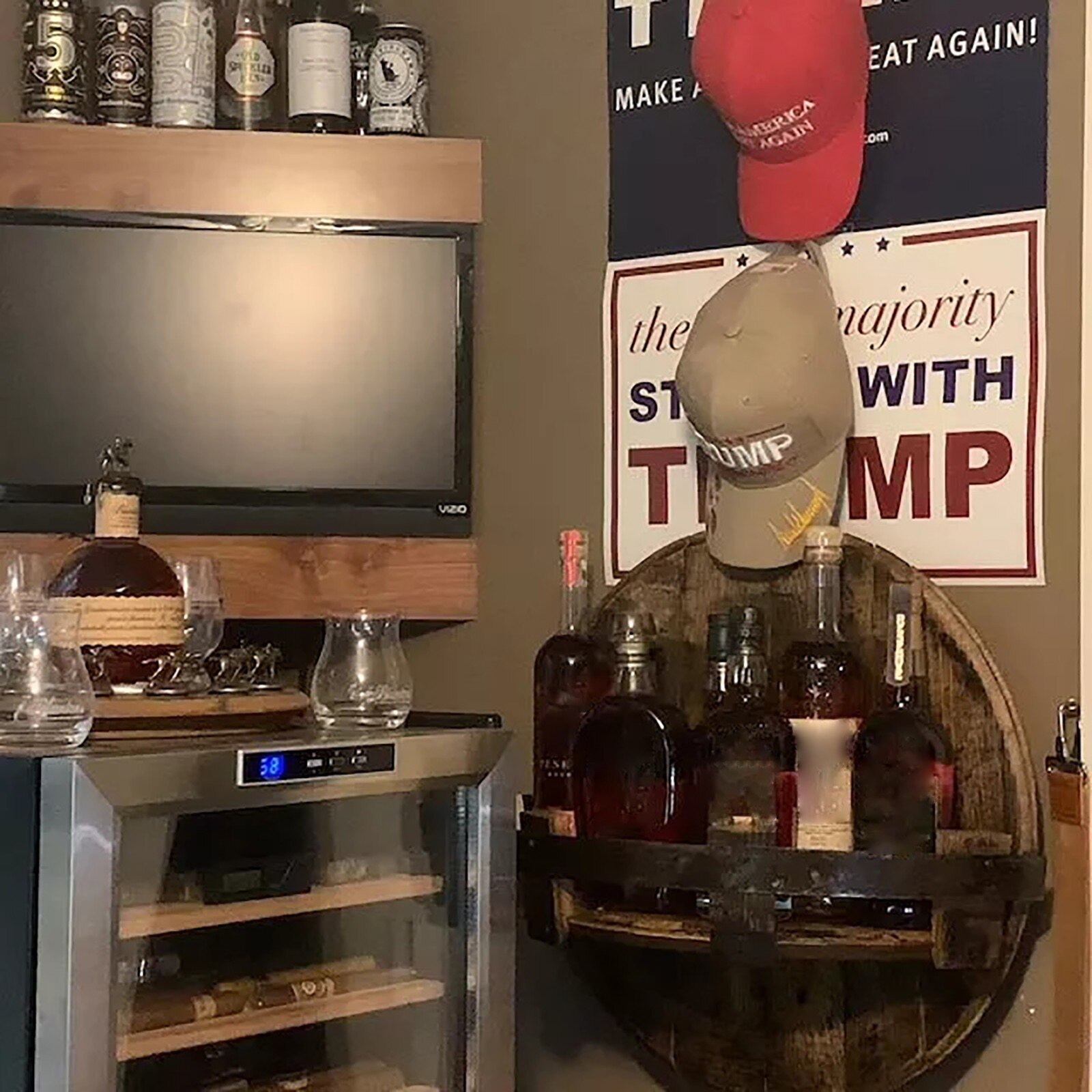 Wall-Mounted Wine Rack Hand Crafted Liquor Bottle Display Wall-Mounted Rack Hand Crafted Liquor Bottle Display Bar Shelves