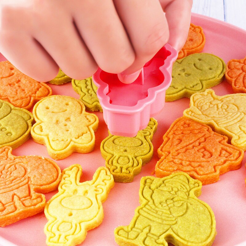 8Pcs/set Christmas Cookie Cutter Biscuit Mold 3D Cookie Fondant Baking Mold Set Plastic Pressing Baking Cookie Decoration Tools