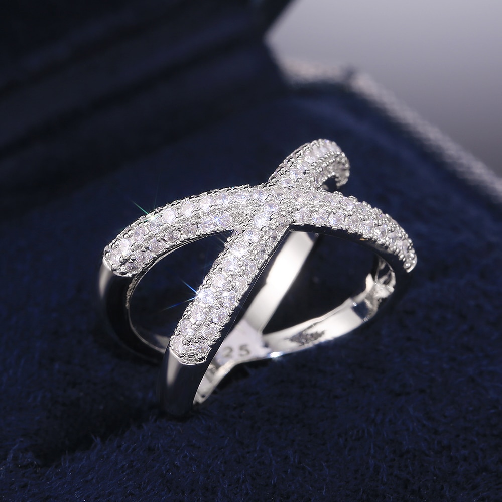 Huitan-Anillos de Compromiso con forma de cruz para mujer, accesorios delicados de dedo, joyería de de circonita de cristal deslumbrante, oferta