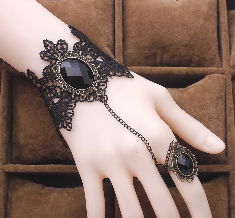 Gothic Armband Zwarte Kant Vinger Hand Chain Harness Vrouwen Armband Metalen Crystal Charm Steampunk Lady Vintage Sieraden, TCN617