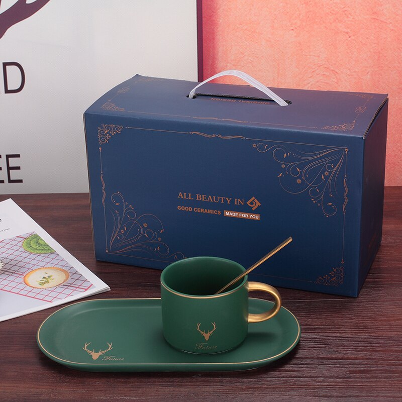 Europese Luxe Gouden Rand Keramiek Koffie Kopjes En Schoteltjes Lepel Sets Met Geschenkdoos Thee Sojamelk Ontbijt Mokken Dessert plaat: green with Gift Box