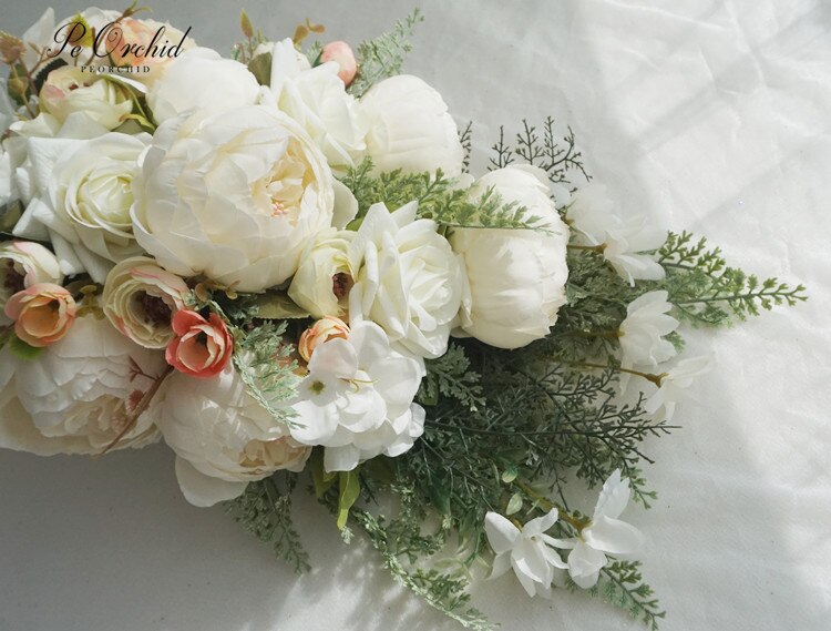 Peorchid kunstig brudebuket vandfald stil pæonbuket grønne blade dråbe bryllup brud hånd holder blomst
