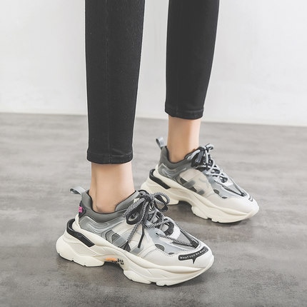 Ins sneakers kvinner trendy chunky dad sko lisser platåsko farge matchende cross-bundne joggesko tenis chaussures 35-43: Grå / 41