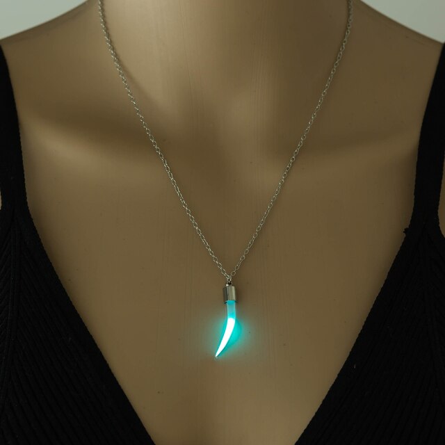 Lichtgevende Metalen Tand Hanger Handgemaakte Hanger Kettingen voor Vrouwen Mannen Gloeiende Classic Ketting Sieraden: Blue Green