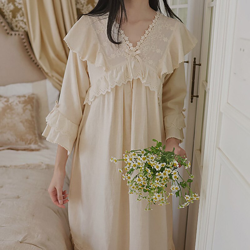 Lente Vrouwen Nachtkleding Geborduurde Kant Pyjama Prinses Sleepshirts Vintage Dames Katoen Beige Nachtjapon Nachtjapon