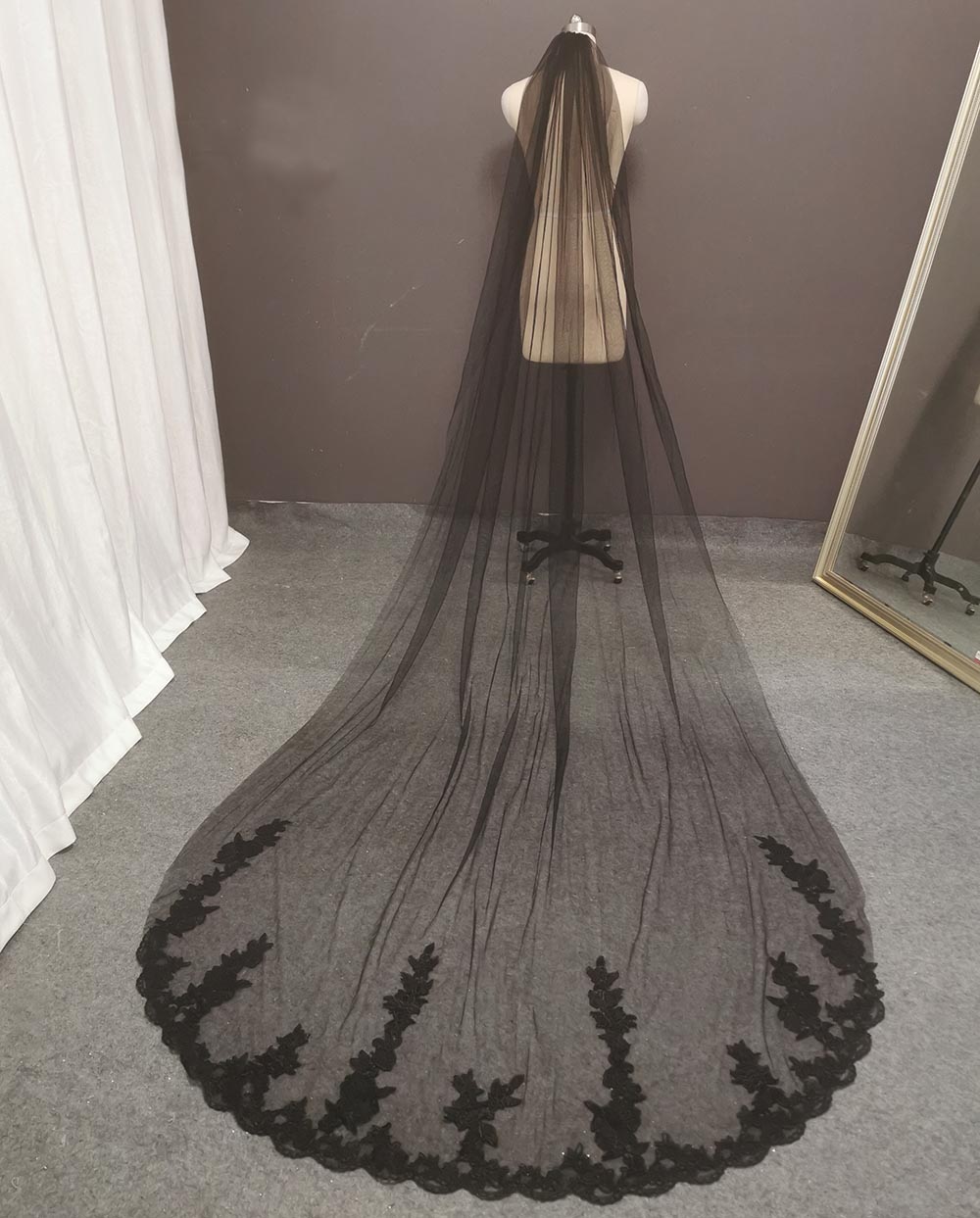 Long Black Lace Wedding Veil with Comb 3 Meters One Layer Black Bridal Veil Bride Headpiece Wedding Accessories