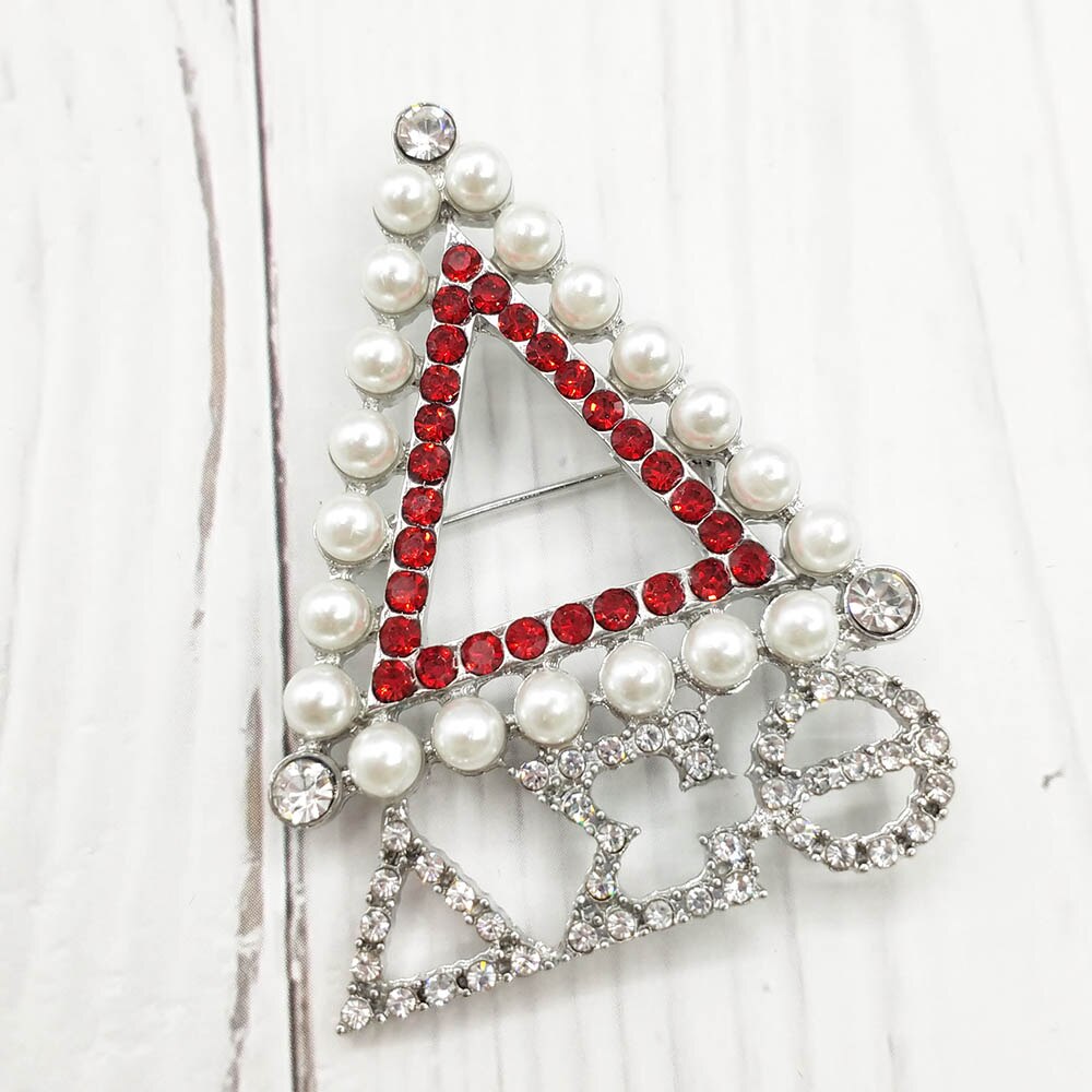 Handgefertigte griechische Schwesternschaft-brosche mit roten strasssteinen, perlen und dreiecksanhänger (dst chrom) für damen