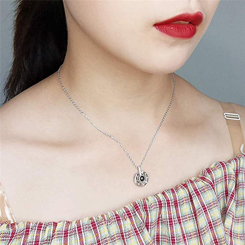 I Love U In 100 Talen Ketting Microscopische Houtsnijwerk Licht Geprojecteerd Hanger Ketting Voor Vrouwen Link Chain Bijoux Femme