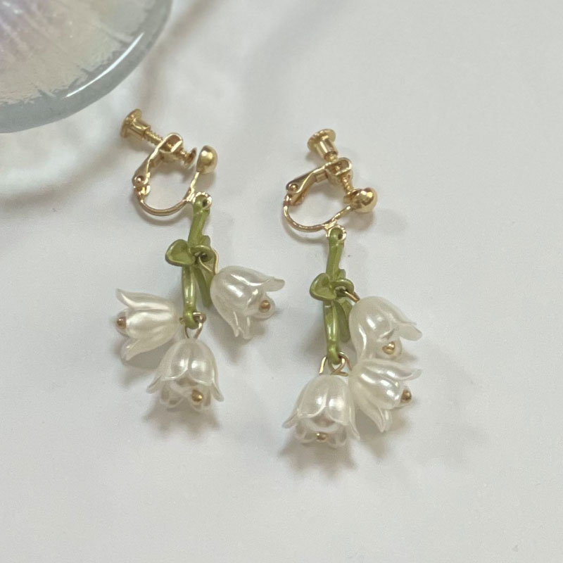 Chinese stijl Lily Bell Orchidee Parel Clip Oorbellen Temperament Witte Tulp Shell Bloemblaadje Bloem Clip Oorbellen zonder piercing