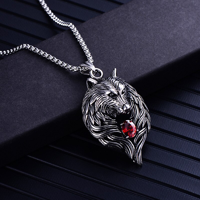 Domineering Pendant Party Accessories Wolf Head Titanium Steel Chain Men&#39;s Wolf Tooth Necklace: Red