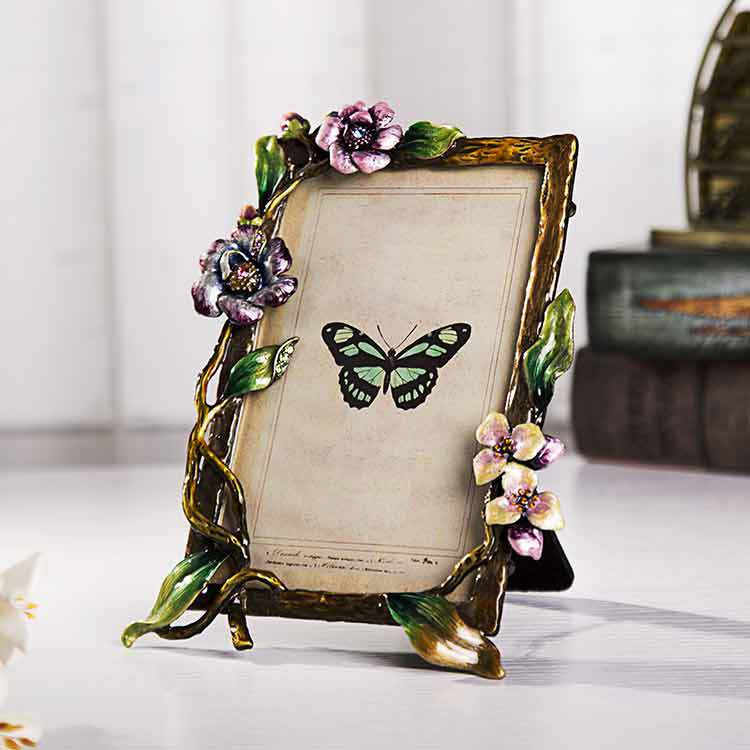 White Flower Textured Hand-Crafted Photo Frame Easel Hook for Tabletop Wall Display Decorative Floral: plum