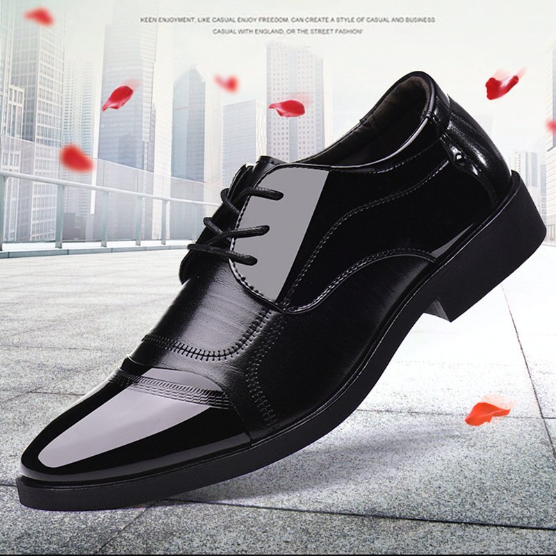 2019 Della Pelle Verniciata Ufficio Uomo Scarpe da Sposa Uomo Oxford Decente Elegante da Cerimonia Uomo Abito Scarpe