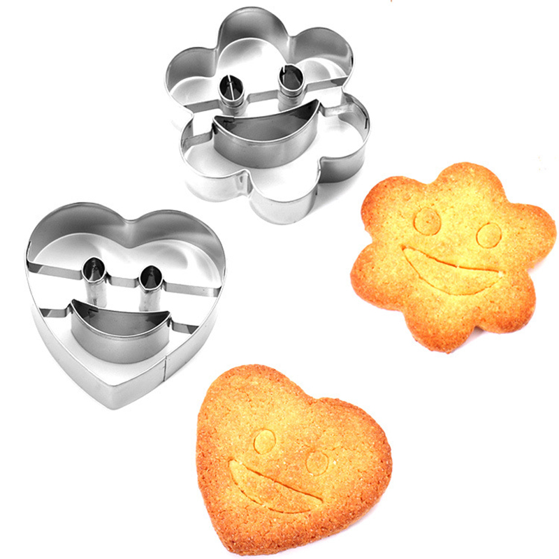 4 stks/set Rvs Smiley Gezicht Ronde Ster Hart Pruim Vorm DIY Cookie Biscuit Mould Cutter Mold Bakken Decorating Gereedschap