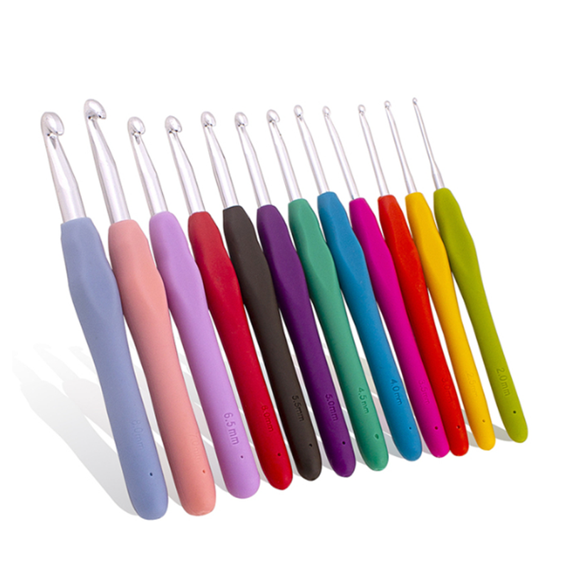 12/37pcs Ergonomic Crochet Hook Set Extra Long Kit Crochet Needles Knitting Crochet Tricot Accessories For Beginners Comfortable: army green