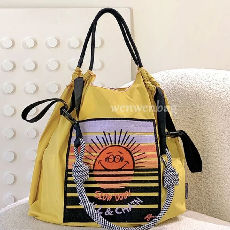 Sac à chaîne boule sac à provisions soleil Smiley brodé en toile de Nylon bandoulière femme fourre-tout sacs pour femmes sacs à main pour femmes 2025