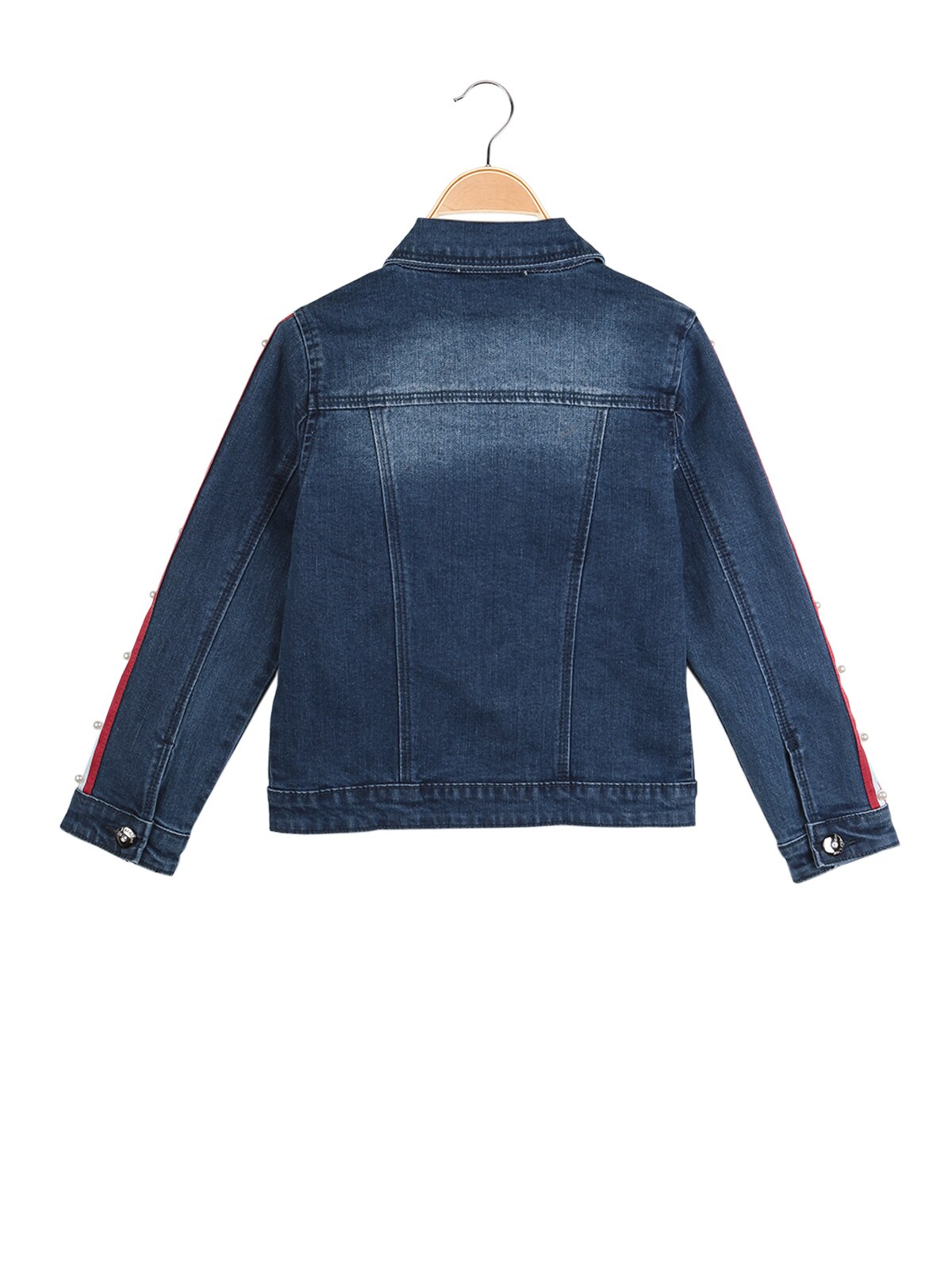 Chaqueta vaquera con bolsillos y perlas