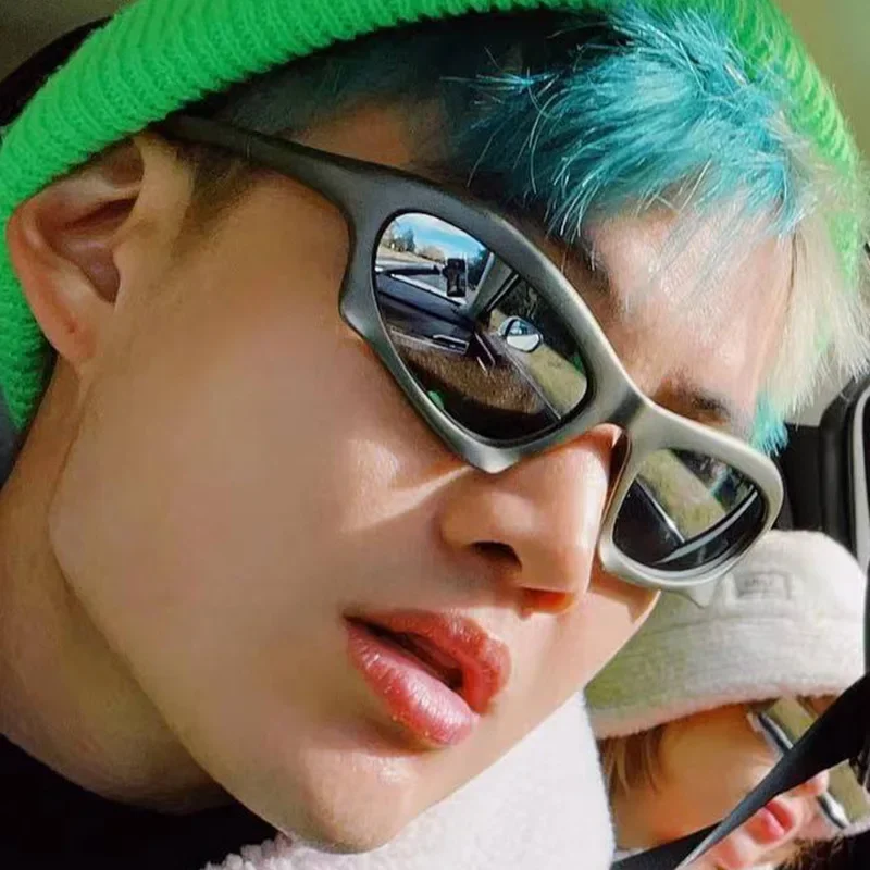 Populaire Vrouwen Mannen Punk Zonnebril Unieke Sport Zonnebril Unisex UV400 Goggle Shades Spiegel Kleurrijke Y2k Brillen Gafas De Sol