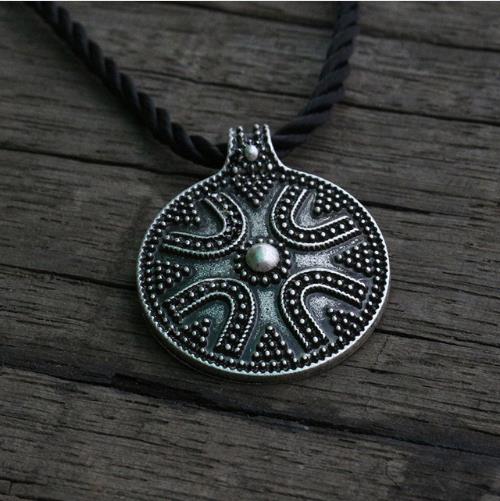 1pcs Slavic Jewelry Makeing For Charms Women Pendant, Ethnic Style Viking Brooch Buckle Lunula Jewelry For Cool Men: Antique Copper Plated