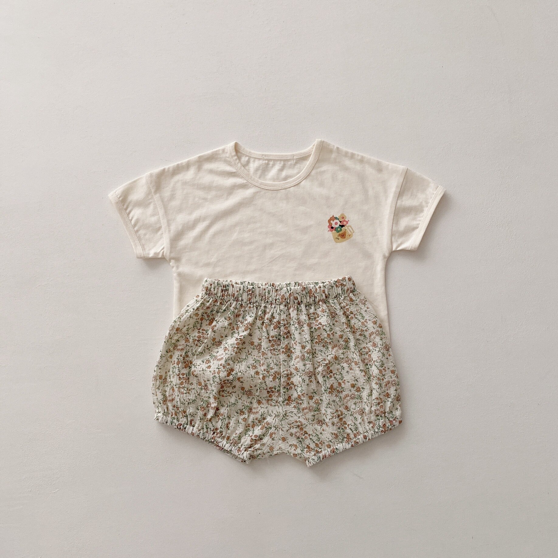 été Bébé Garçon Fille Solide Coton Manches Courtes Hauts + Enfant Garçon Imprimé Floral Motif Lâche PP Pantalon 2 pièces Ensemble: YCM2135-White / 3T