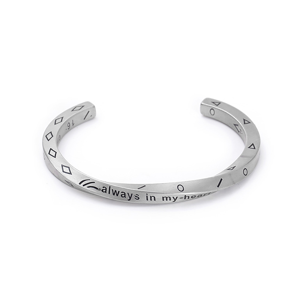 Vintage Nordic Viking Twist Manchet Armbanden Voor Mannen Mode Rvs Viking Brief Armband Partij Sieraden: Silver Plated