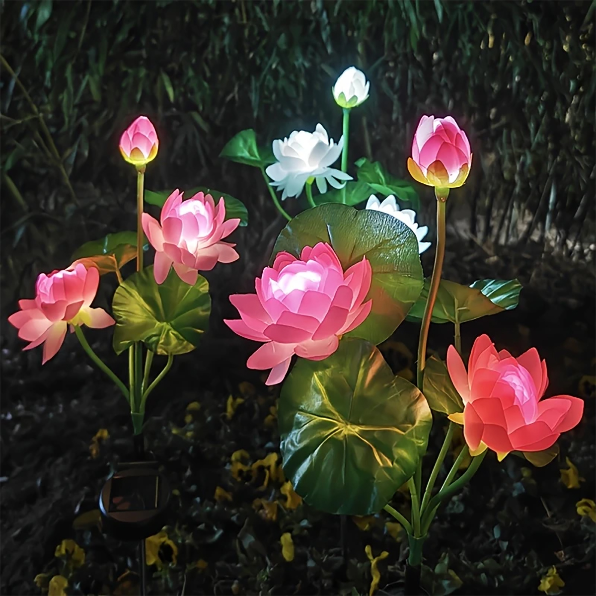 Lampada plug-in a terra di loto a tre teste a LED ad energia solare, lampada per atmosfera esterna impermeabile, progetto di illuminazione quadrata del parco, prato