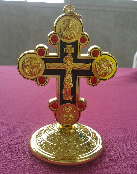 Fine gold-plating Set met diamanten Europese klassieke Jesus cross pictogram auto reizen ornament kruisbeeld craft jesu rood lam van god: C