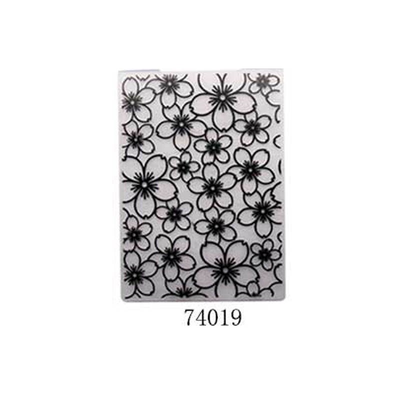 1Pcs Making Paper Cards DIY Photo Album Multifunction Embossing Folder Template Embossing Plastic Wedding Decoration: 74019 flowers
