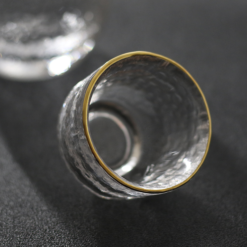 Sett  av 4 maskinlaget blyfritt glass shotglass i japansk stil vodkaglass med gullmalt til bar hjemmebruk tekopper