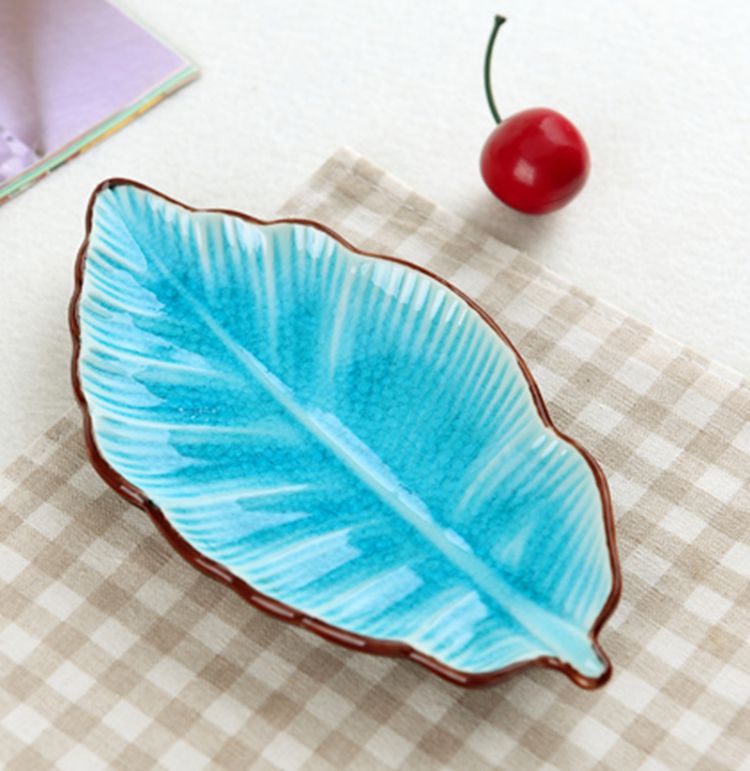 Plato de cerámica con forma de hoja de plátano, vajilla de sushi con esmalte de grietas de hielo, vajilla pequeña: sky blue