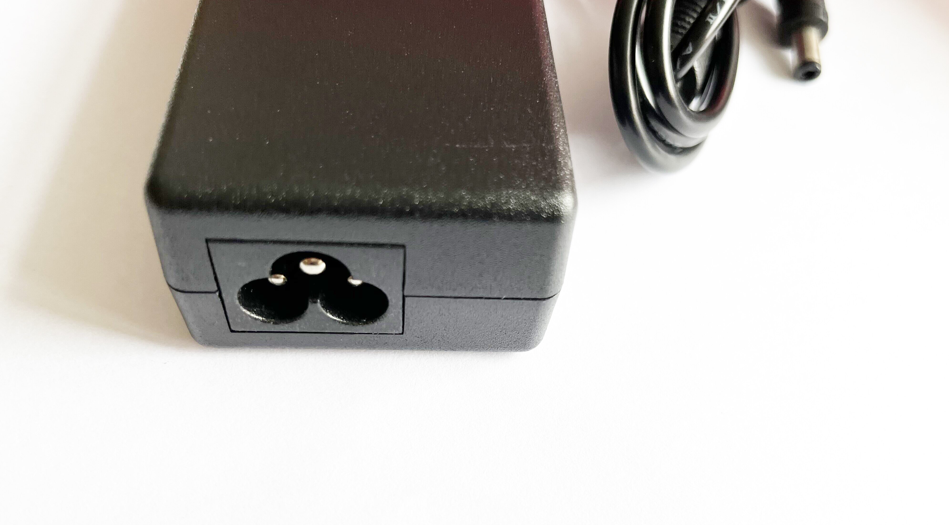Zasilacz 19V 3A 3.42A do głośnika stereo Harman / Kardon Go+Play Bluetooth Przenośny głośnik zewnętrzny Ładowarka sieciowa AC DC