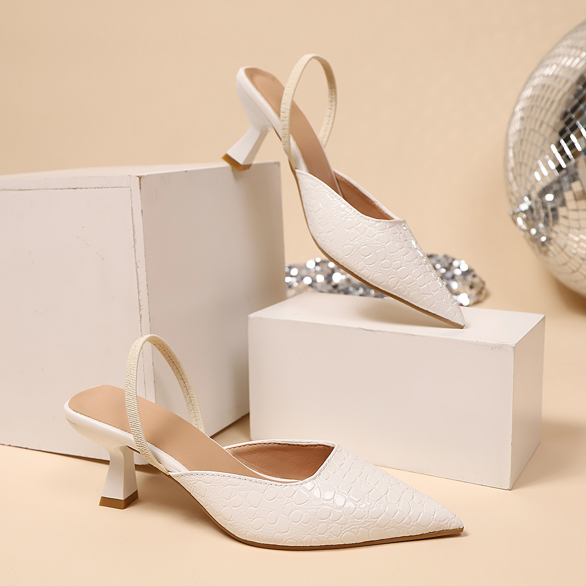 Sandalias simples negras con punta en pico para mujer, zapatos de tacón alto con talón descubierto, zapatos de oficina de tacón fino para mujer, 2025