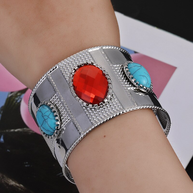 Lzhlq 2020 nova mulher de metal banhado a largura bangle maxi abertura redonda azul pedra jóias pulseira na moda geométrica oco manguito bangle: Silver Red blue