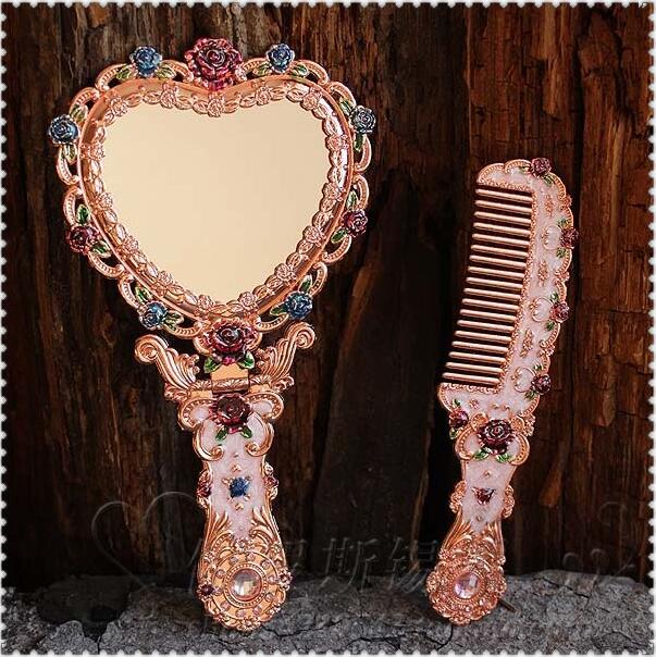 Europese Retro Opvouwbare Hartvorm Met Spiegel Frame Spiegel Hand Spiegel Make-Up Spiegels Voor Meisje J034