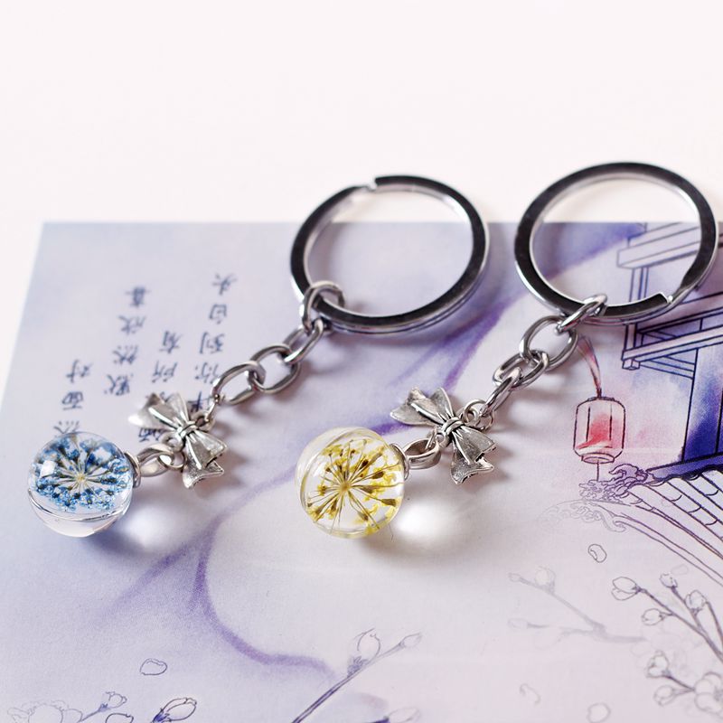 Ethnische Stil Einfache Schöne Getrocknete Blumen Glas Ball Legierung Bogen Anhänger Keychain Süße Mädchen frauen Schlüssel Tasche Zubehör