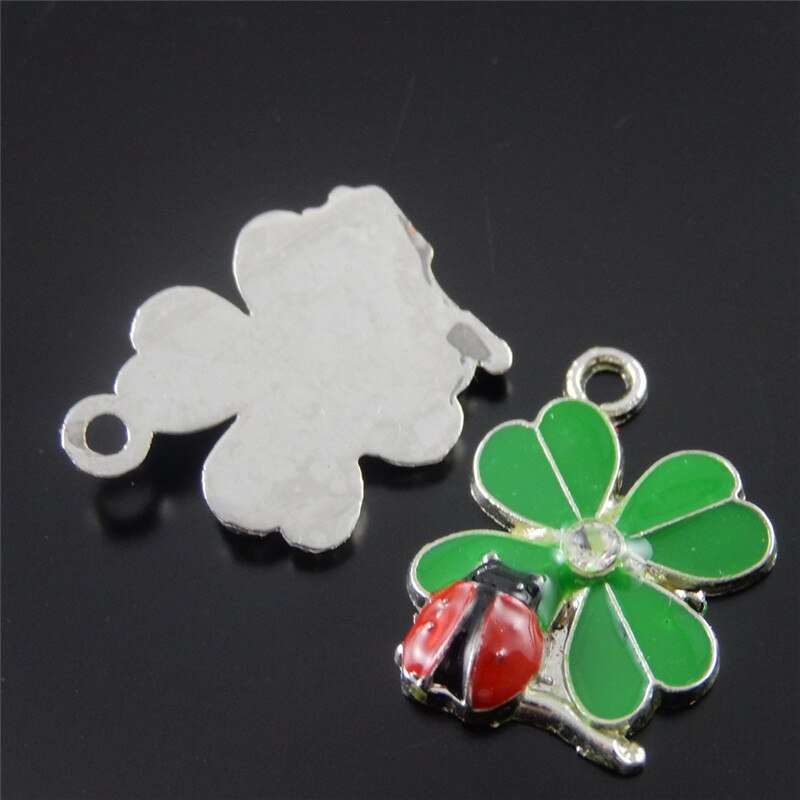 20 pièces vert et rouge couleur trèfle coccinelle fleur émail pendentif breloque bijoux trouver collier accessoires de téléphone 37058