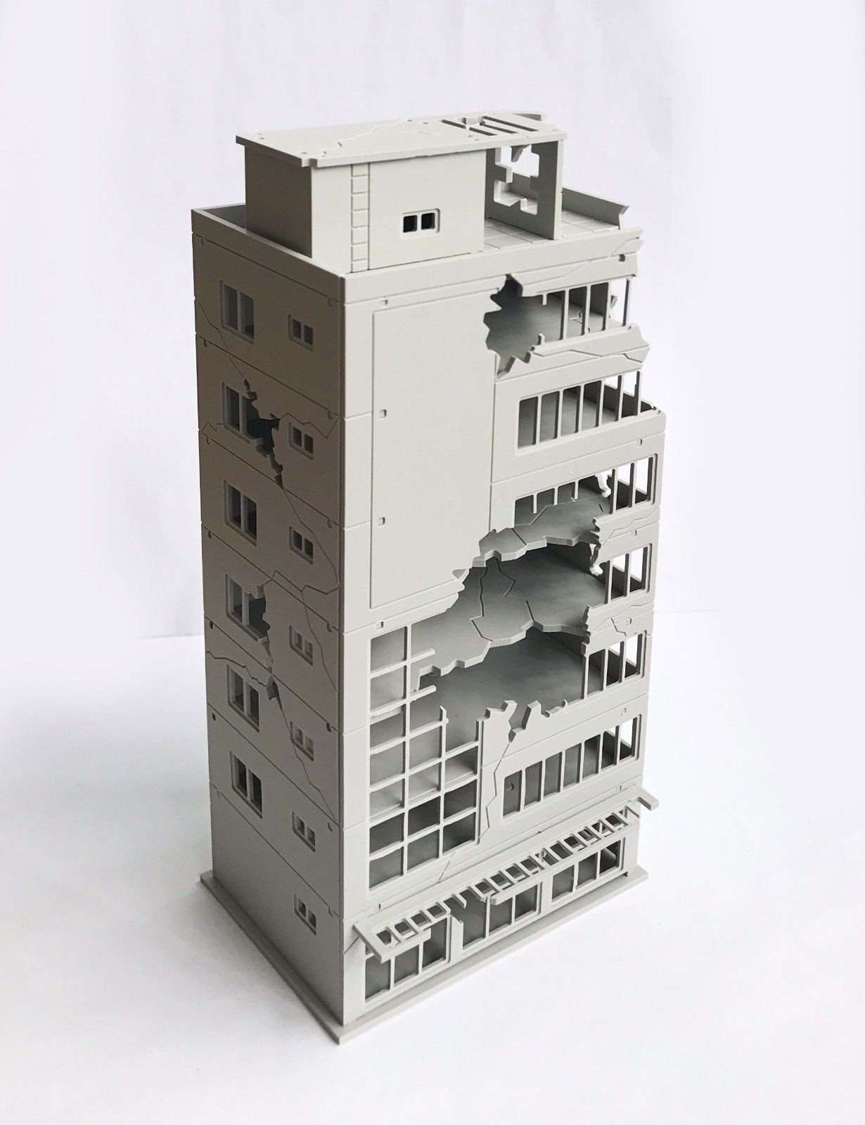 Outland Models City Ruin Building Damaged Abandoned Mall N Scale Railway Scenery