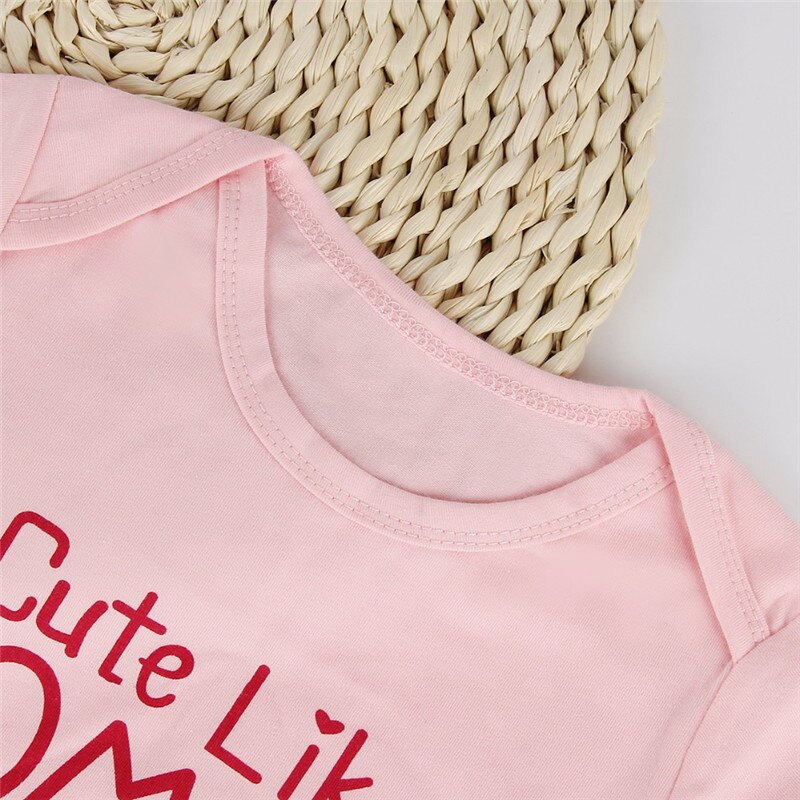 Lyserøde nyfødte outfits sommer drenge piger tøj baby spædbørn bukser 0-24m børn outwear onesies toppe mor far med klistermærke