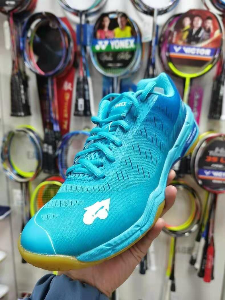 Badminton shoes model woman and man same model have stock