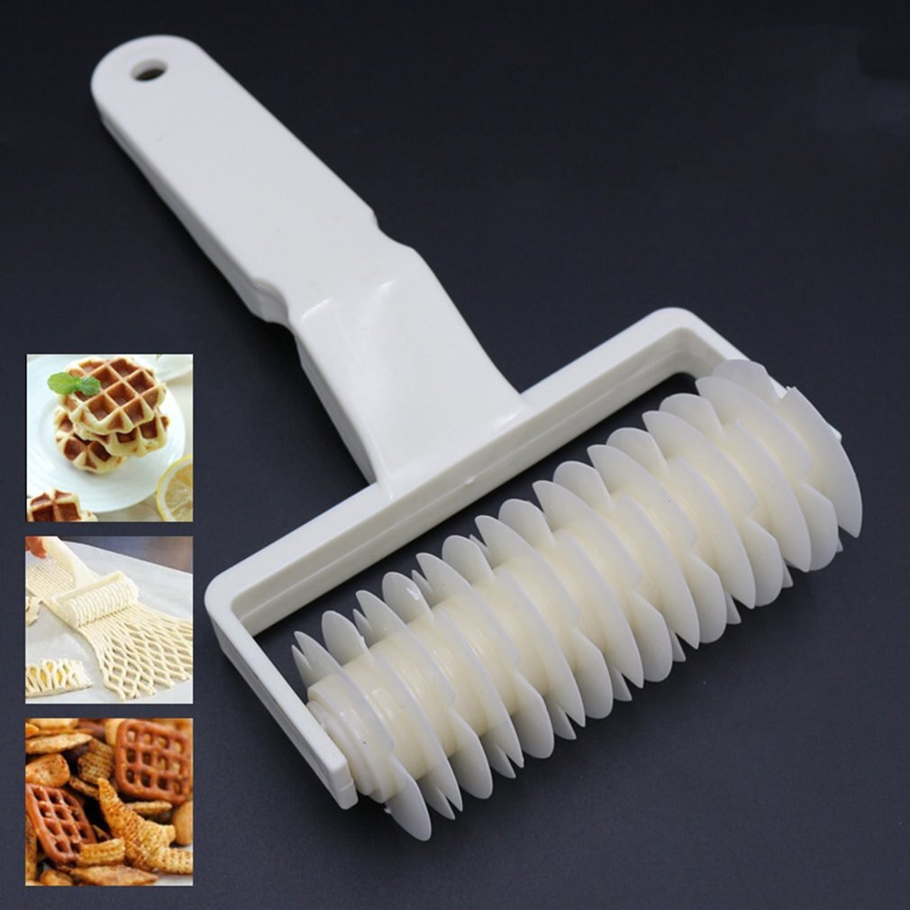 Plastic Bakken Hulpmiddel Pizza Gebak Rooster Roller Cutter Pull Netto Wiel Mes Voor Deeg Cookie Pie Craft Keuken Accessoires