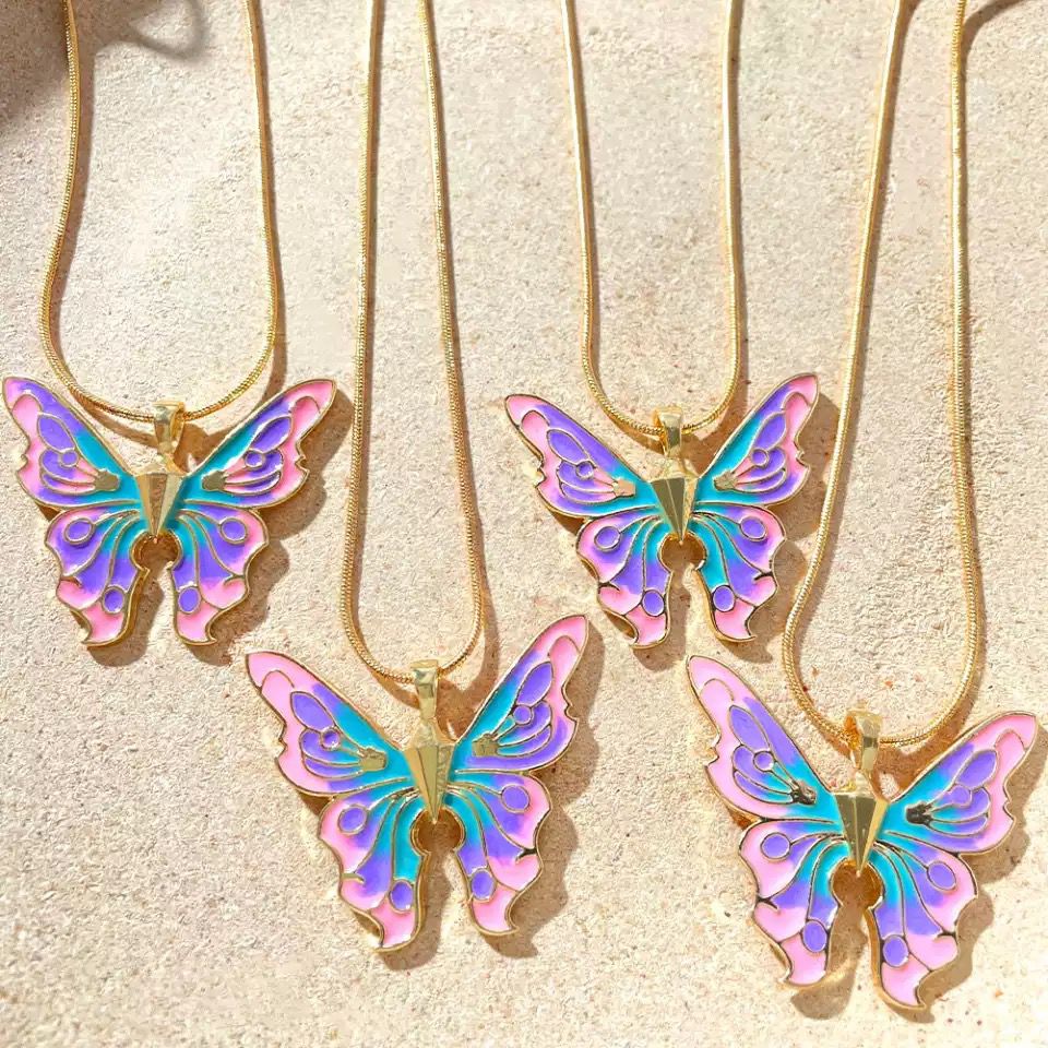 Collar bohemio con colgante de mariposa para mujer, Color dorado, Retro, Simple, perla de imitación, collares para clavícula, de joyería para pareja y chica