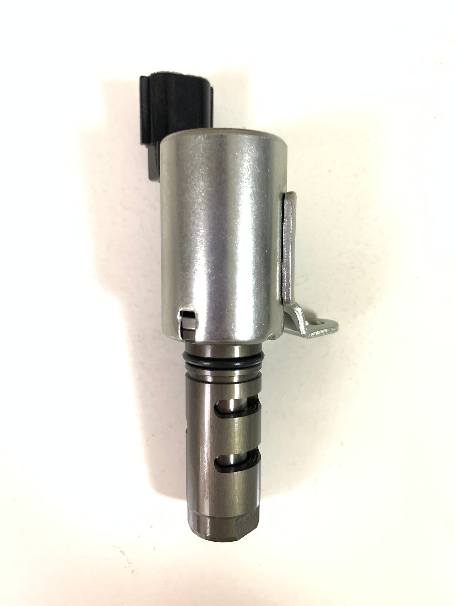 Variable synchronous control valve solenoid valve VVT For Ford Focus1.6i 1366329 be8z6m280b 4m5g-6l713-be 4m5g6l713be cn1g6l713b