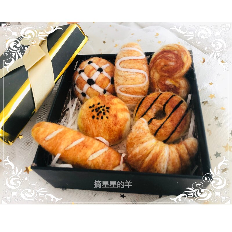 Bread wool needlepoint kit wool felt needle felting pendant craft needlecraft DIY handmade