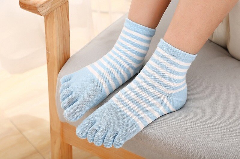 4-12Y Jungen Mädchen lässig Sport Atmungs Fünf-Zehe Socke für freundlicher Socken Mehrfarbig Baumwolle gestreift freundlicher-Finger Kleidung zeug: Blau / 6-9 Jahre