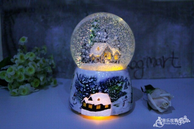 Weihnachten Schneekugel Schnee Haus Kristall Ball Drehen Licht Stimme Kontrolle Musik Kasten Schloss Ich bin Himmel Geburtstag für freundin