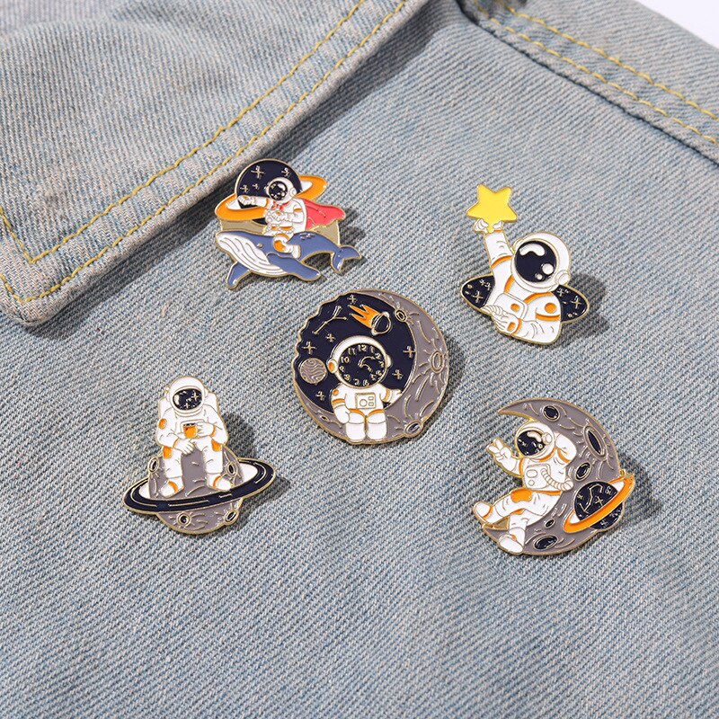 Astronaut Walvis Emaille Pins Planet Rocket Star Moon Galaxy Koffie Metalen Broches Badges Pins Top